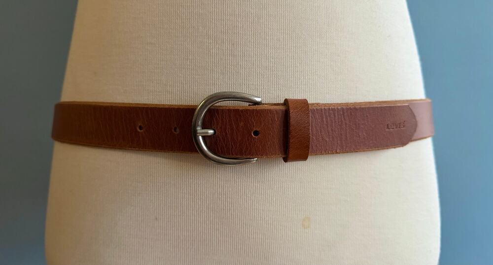 LEVI’S Brown Leather Belt Mens sz 40 (NWT)